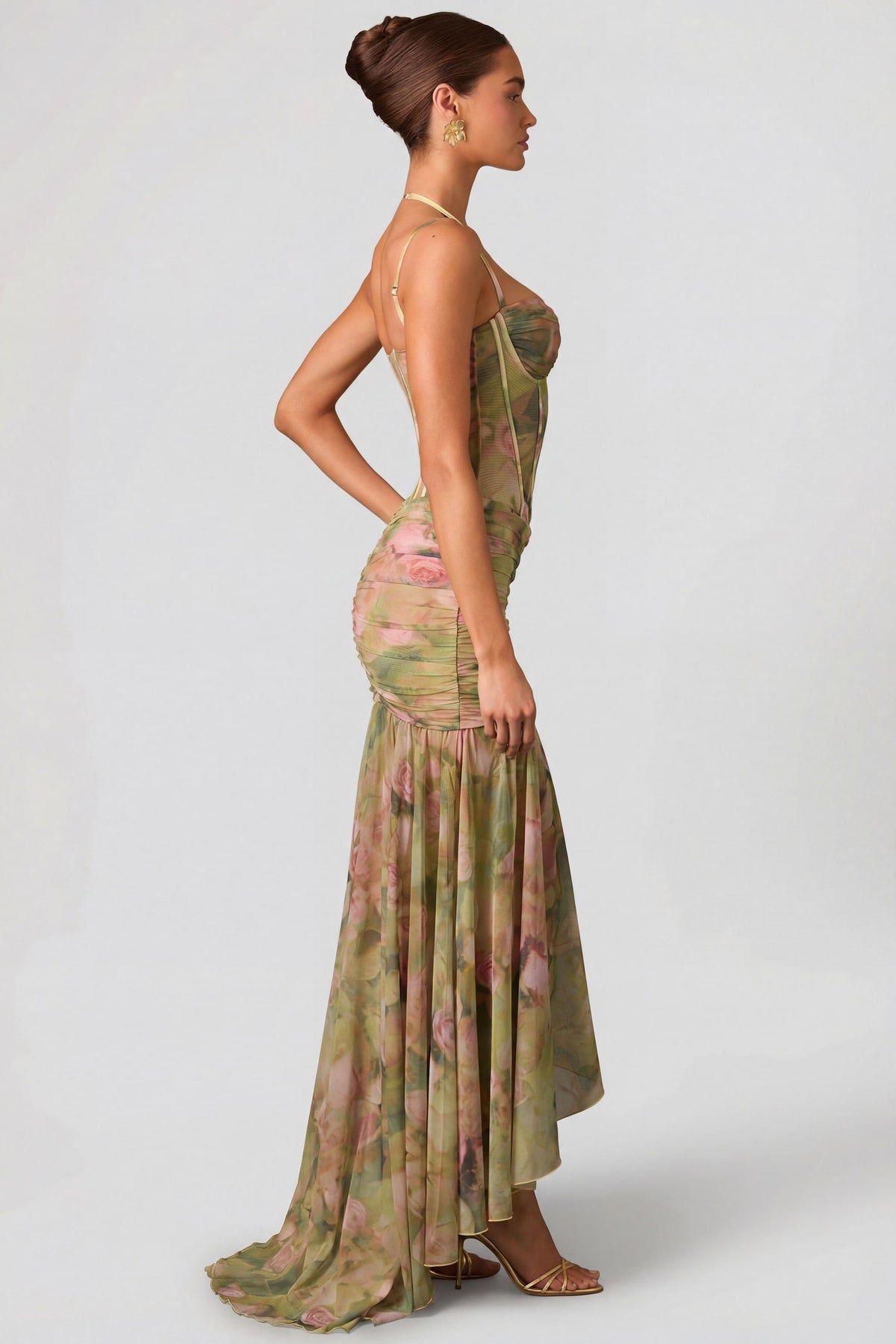 Vestido Corsé Premium Haruna en color floral, con silueta sirena y detalles elegantes.